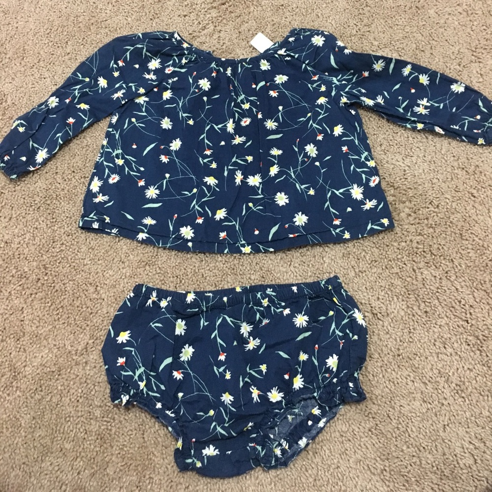 Old navy two piece outfit 12-18M